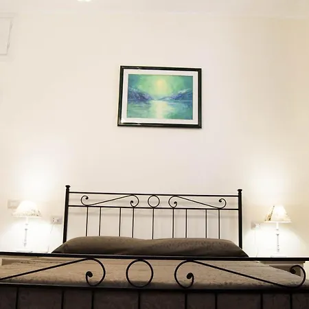 Alojamento de Acomodação e Pequeno-almoço Domus Piazza Del Popolo 4*