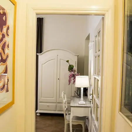 לינה וארוחת בוקר Domus Piazza Del Popolo 4*