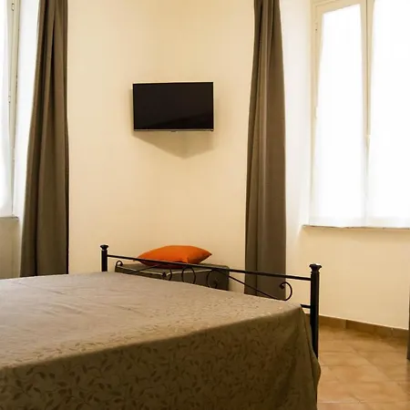 Domus Piazza Del Popolo Oda ve Kahvaltı