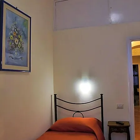 Couette-café Domus Piazza Del Popolo 4*